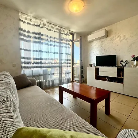 Bratanov Ashton Hall Daire Sunny Beach
