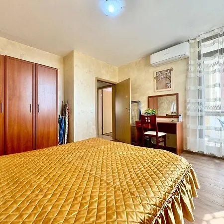 Bratanov Ashton Hall Lägenhet